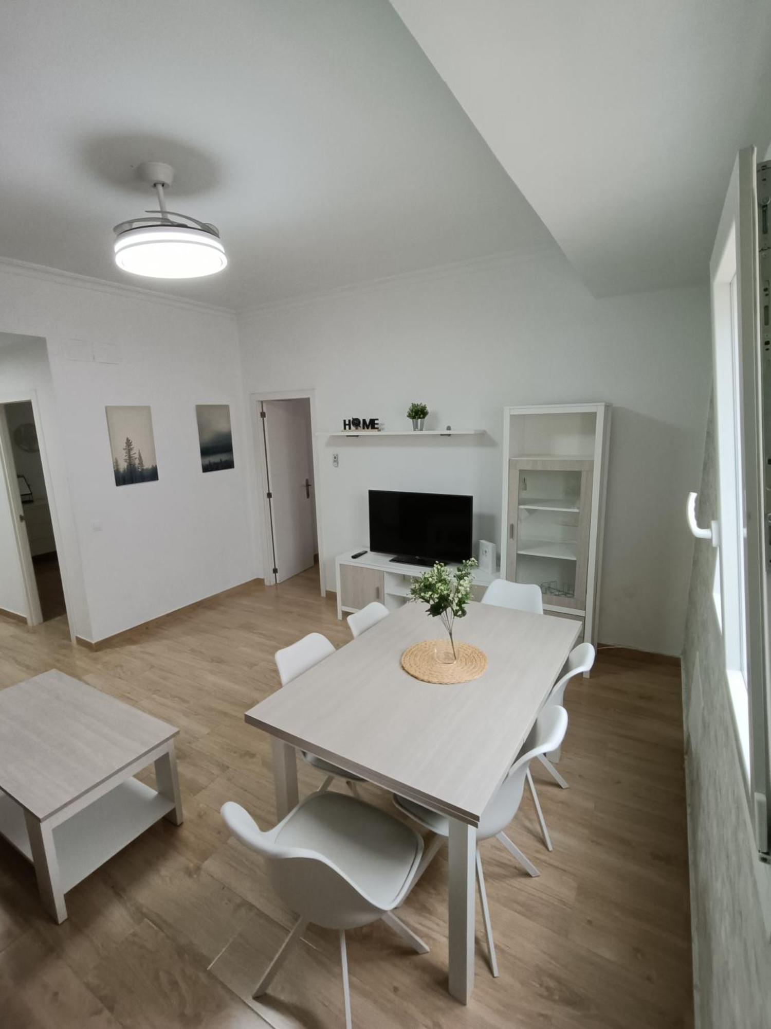 Piso Avenida Junto A La Playa Apartamento