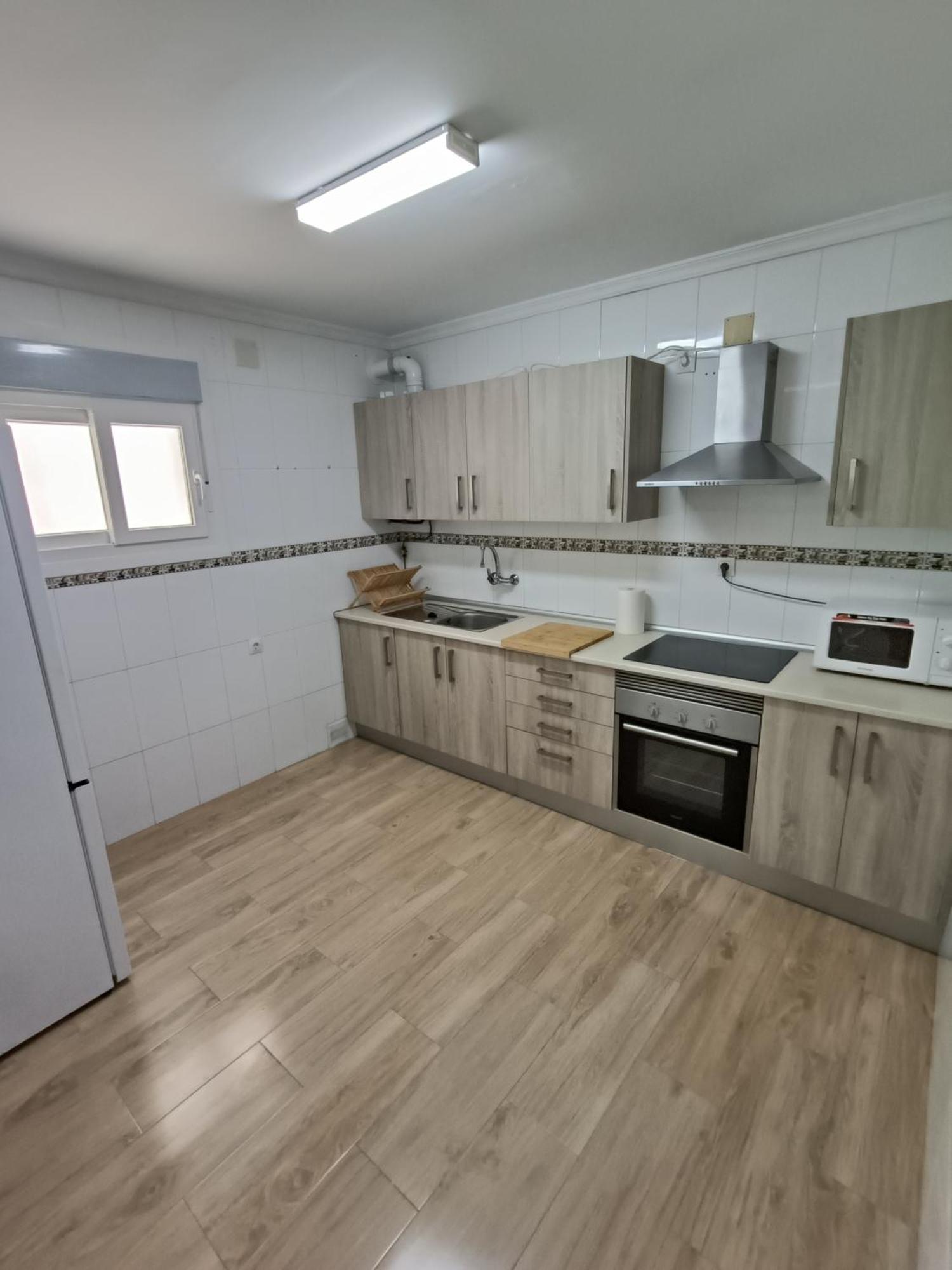 Apartamento Piso Avenida Junto A La Playa