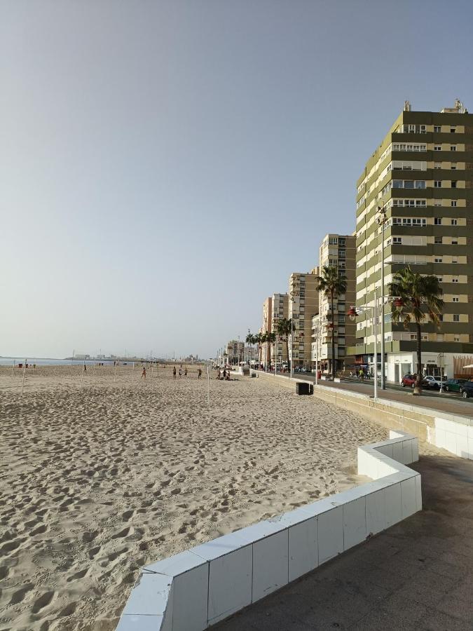 Piso Avenida Junto A La Playa * Cadiz