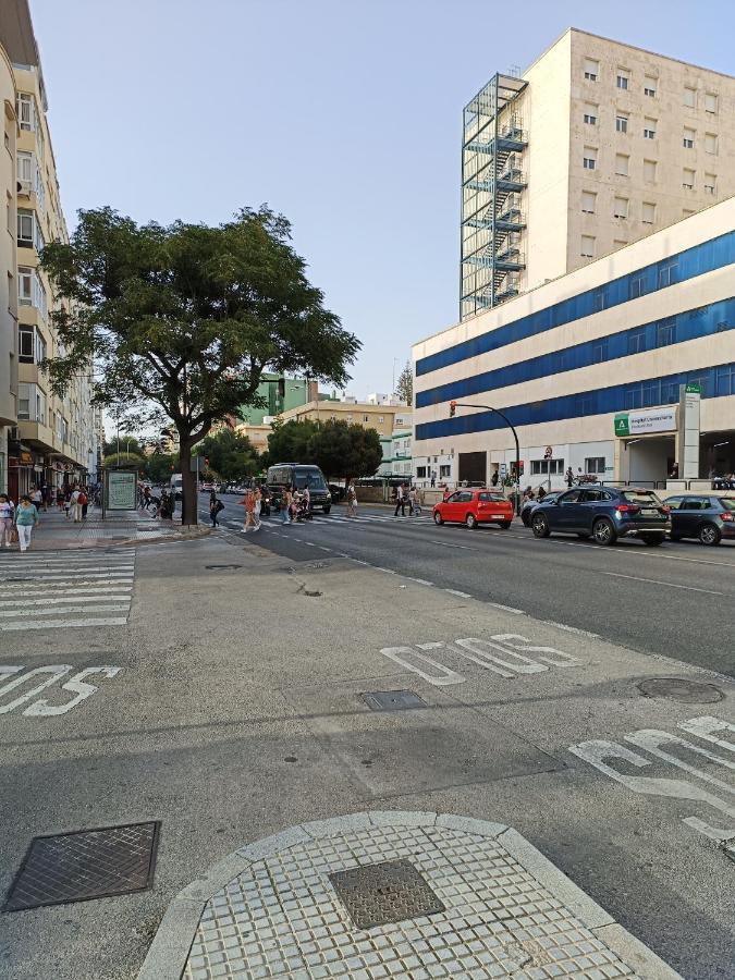 Piso Avenida Junto A La Playa * Cadis